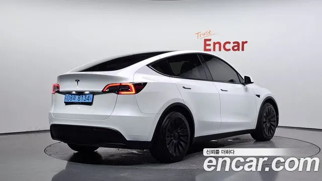 Фотография автомобиля — Tesla Model Y