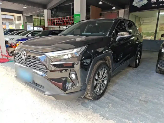Фотография автомобиля — Toyota RAV4