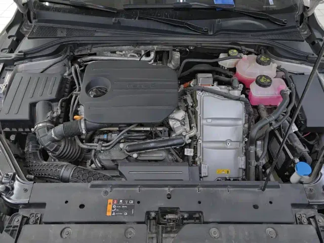 Roewe M7 DMH — Фото автомобиля 10
