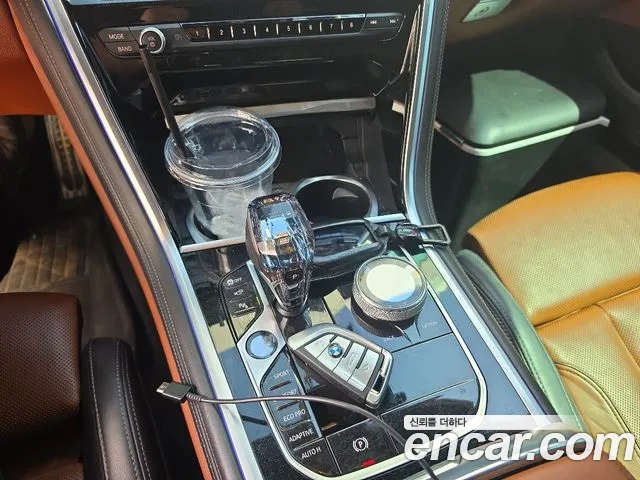 BMW 8 Series G15 — Фото автомобиля 9