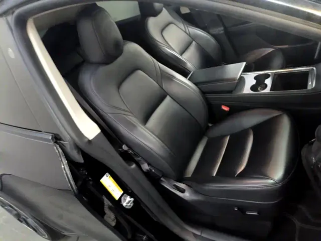 Tesla Model Y — Фото автомобиля 24