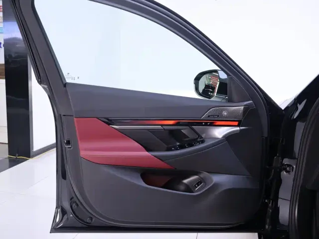 BMW 5 Series — Фото автомобиля 18