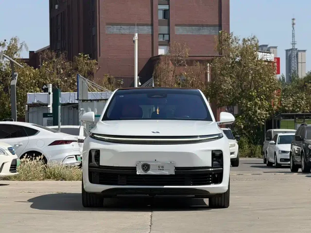 Li Auto L7 — Фото автомобиля 2