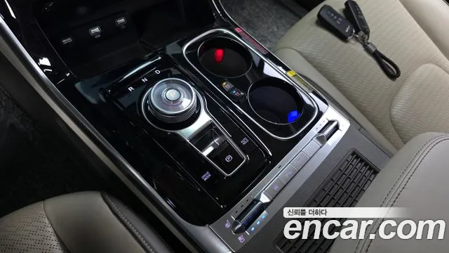 Kia Carnival Generation 4 — Фото автомобиля 11