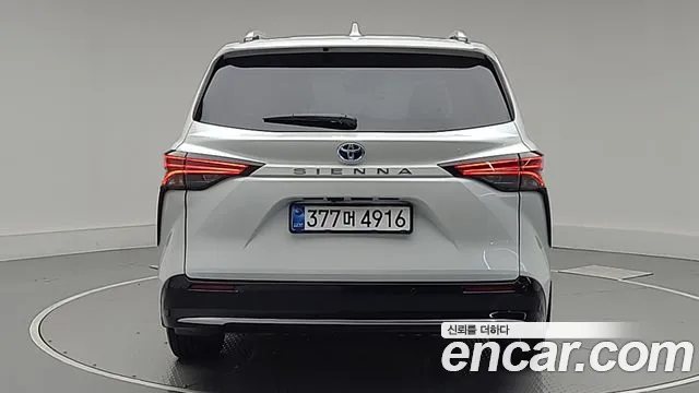 Toyota Sienna — Фото автомобиля 4