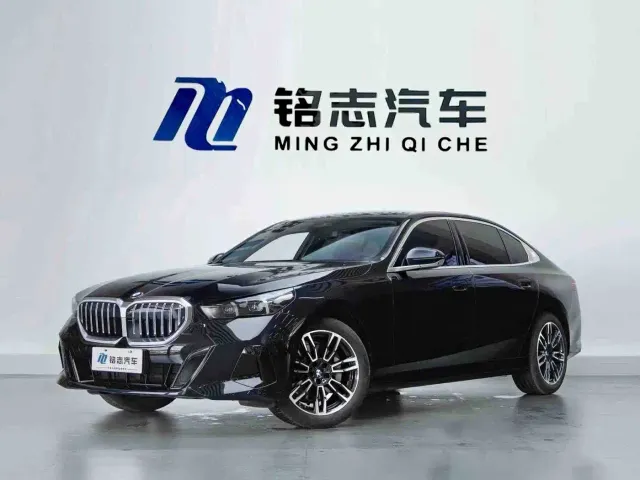 BMW 5 Series — Фото автомобиля 2
