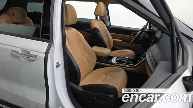Kia Carnival Generation 4 — Фото автомобиля 12