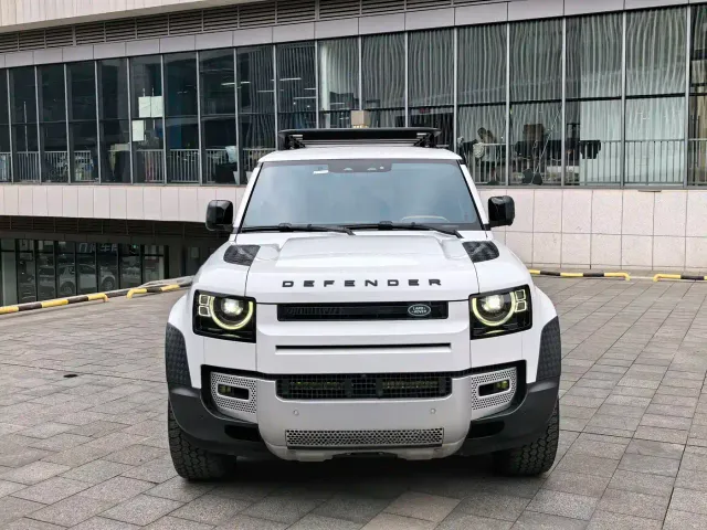 Land Rover Defender — Фото автомобиля 2