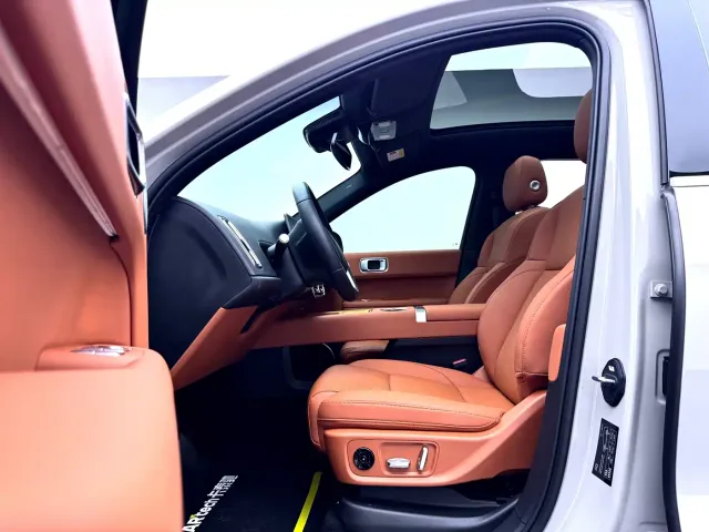 Li Auto L6 — Фото автомобиля 13