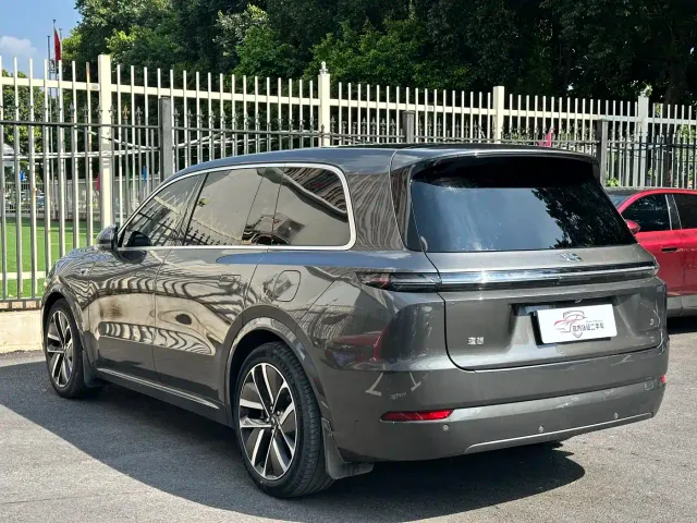 Li Auto L9 — Фото автомобиля 16