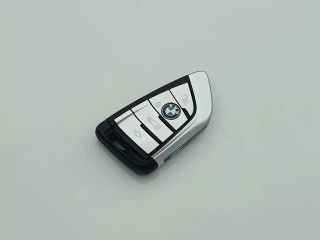 BMW 5 Series — Фото автомобиля 11