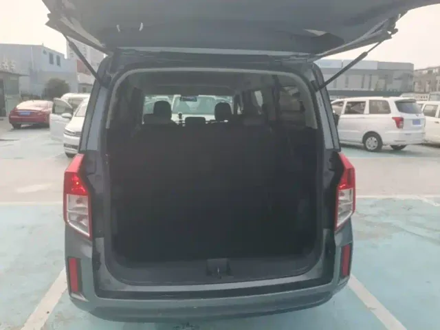 Wuling Zhengcheng — Фото автомобиля 18