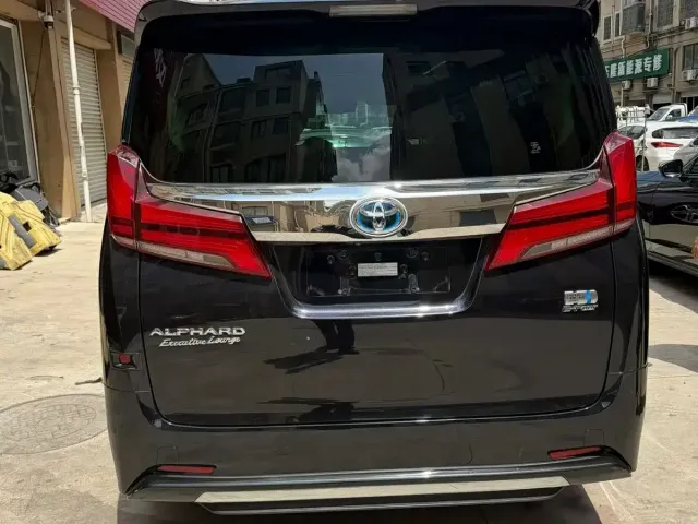 Toyota Alphard — Фото автомобиля 9