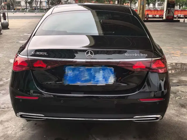 Mercedes-Benz E-Class — Фото автомобиля 5