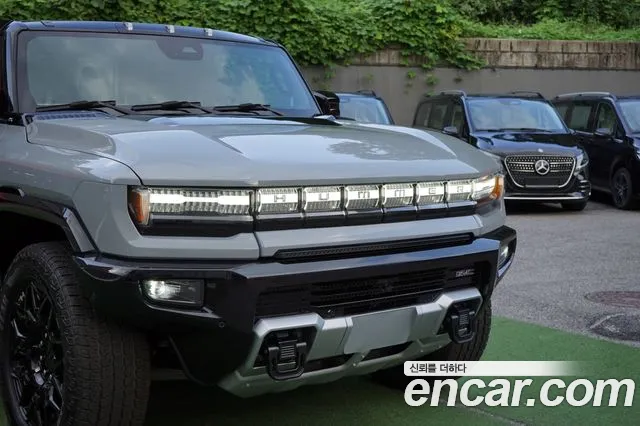 GMC Hummer EV — Фото автомобиля 15
