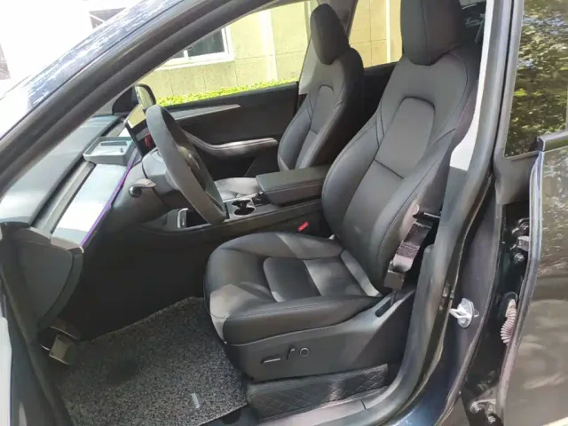 Tesla Model Y — Фото автомобиля 14