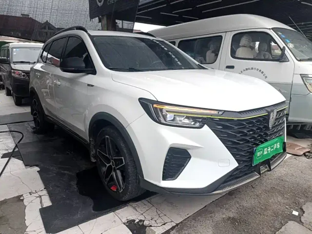 Roewe RX5 — Фото автомобиля 3