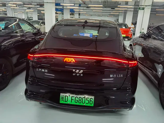 IM Motors LS6 — Фото автомобиля 8