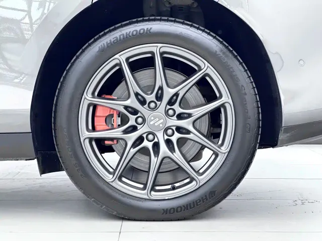 IM Motors LS6 — Фото автомобиля 16