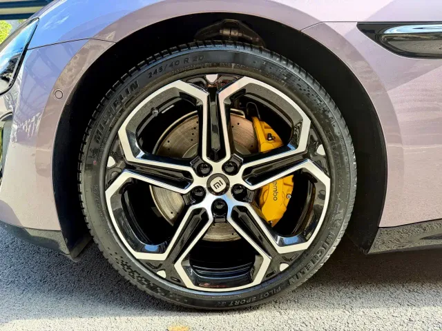 Xiaomi SU7 — Фото автомобиля 17