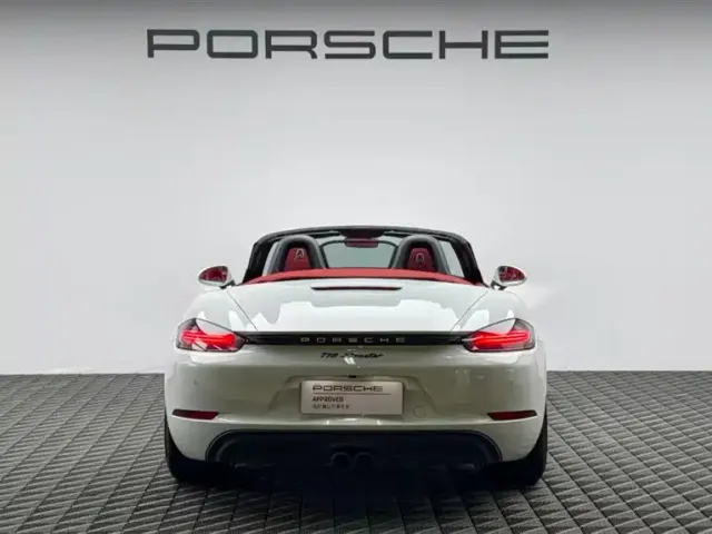 Porsche 718 — Фото автомобиля 4