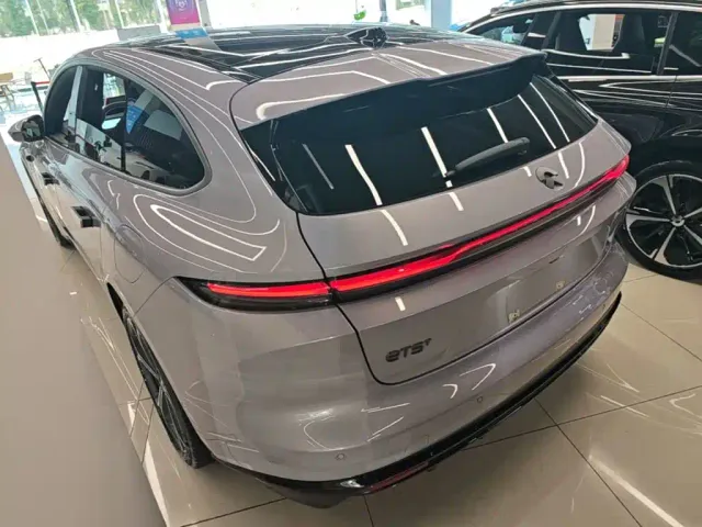 Nio ET5 Touring — Фото автомобиля 4