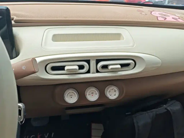 Wuling Hongguang Mini EV — Фото автомобиля 12