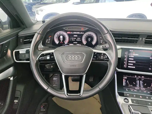 Audi A6L — Фото автомобиля 10
