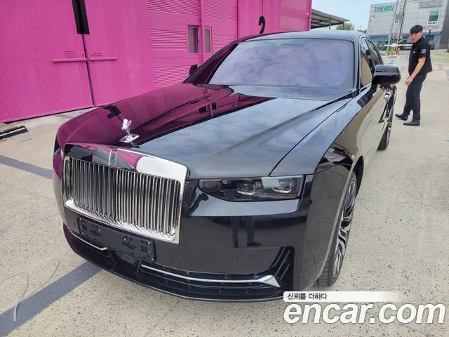 Rolls-Royce Ghost — Фото автомобиля 3