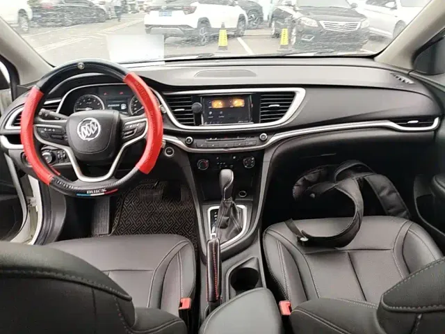 Buick Excelle — Фото автомобиля 9