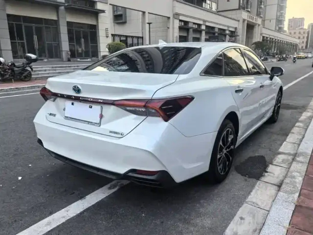 Toyota Avalon — Фото автомобиля 4