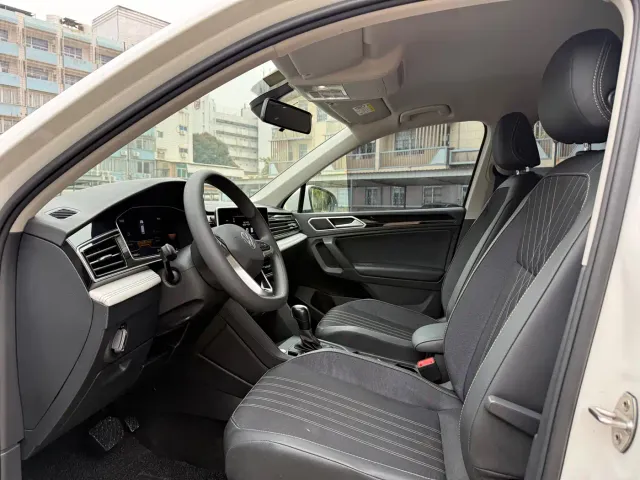 Volkswagen Tiguan L — Фото автомобиля 7
