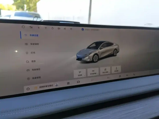 Geely Galaxy E8 — Фото автомобиля 12