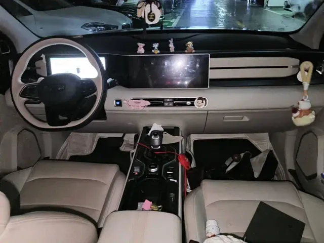 Geely ICON — Фото автомобиля 10