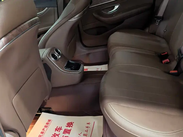 Mercedes-Benz E-Class — Фото автомобиля 7