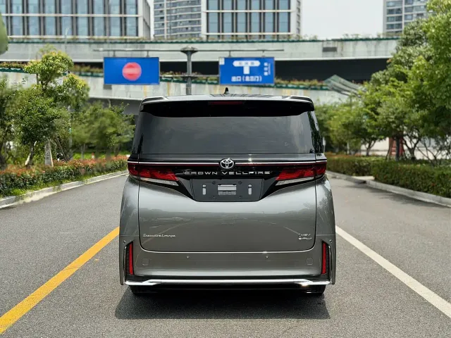 Toyota Vellfire — Фото автомобиля 4