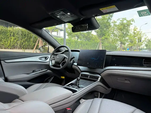BYD Seal 07 DM-i — Фото автомобиля 13
