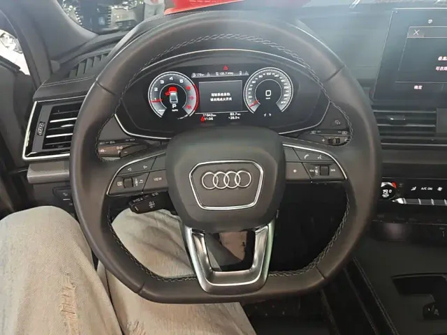 Audi Q5L — Фото автомобиля 10