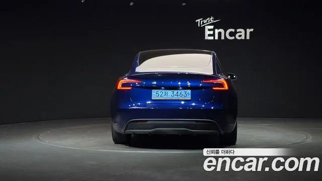 Tesla Model 3 — Фото автомобиля 4