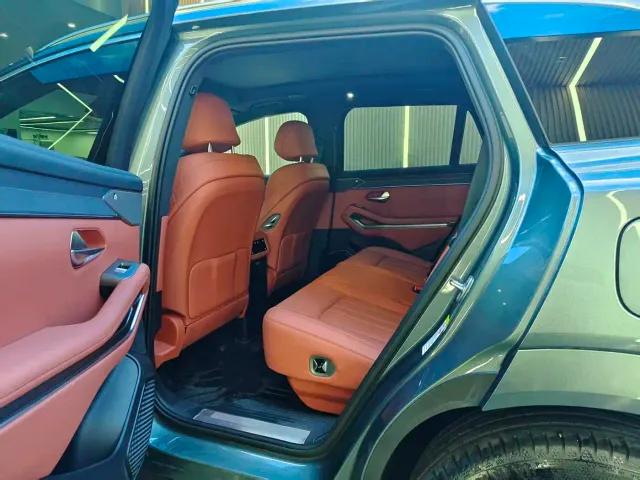 BYD Tang L — Фото автомобиля 7