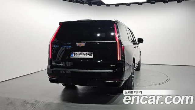 Cadillac Escalade Generation 5 — Фото автомобиля 4