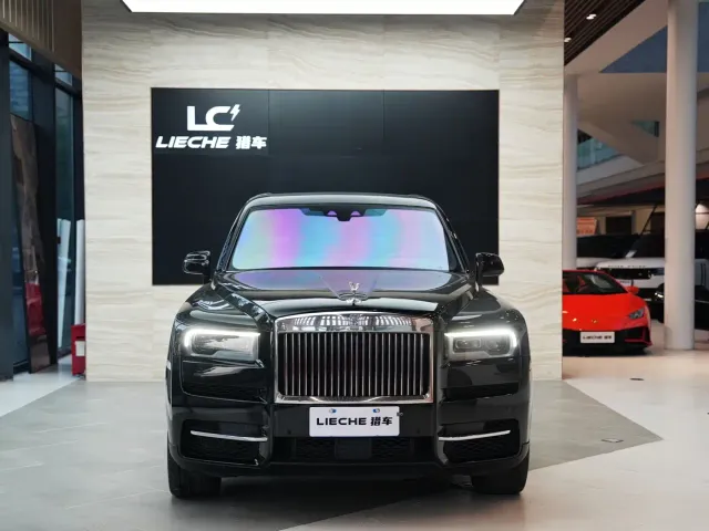 Rolls-Royce Cullinan — Фото автомобиля 2