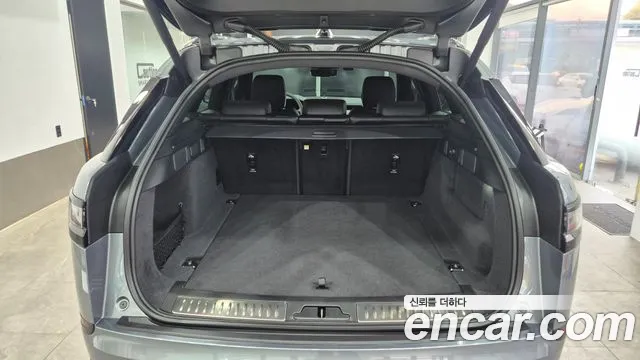Land Rover Range Rover Velar — Фото автомобиля 11