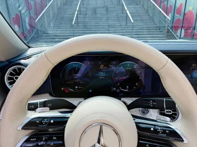 Mercedes-Benz E-Class — Фото автомобиля 15