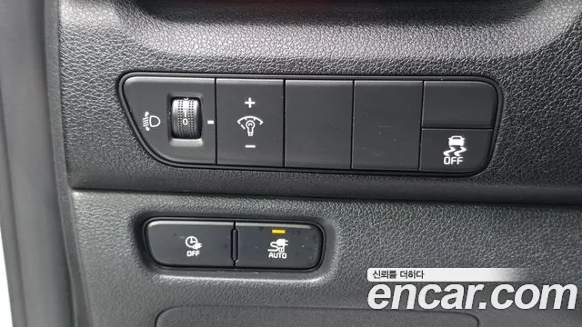 Kia Niro — Фото автомобиля 13