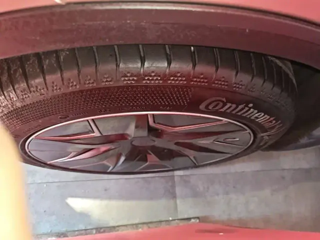 Tesla Model Y L — Фото автомобиля 22