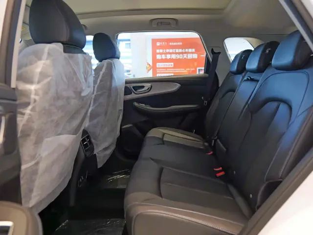 Roewe RX5 — Фото автомобиля 6