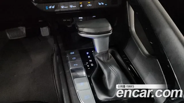 Hyundai Avante CN7 — Фото автомобиля 9