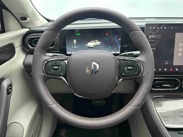 Leapmotor C11 — Фото автомобиля 13