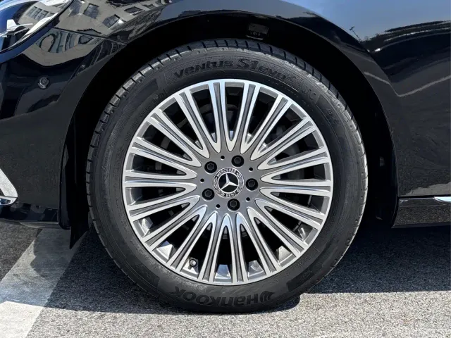 Mercedes-Benz E-Class — Фото автомобиля 7